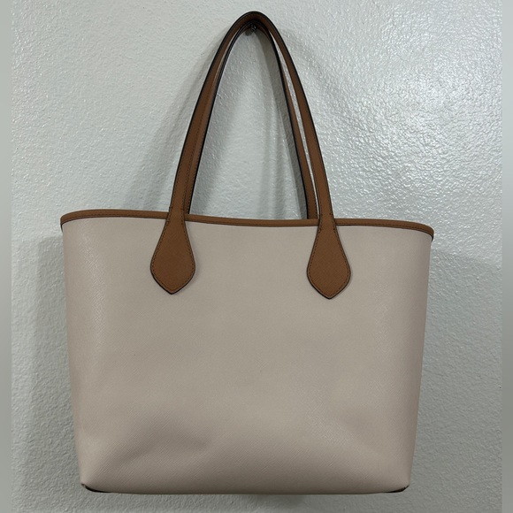 Michael Kors Saige Med Reversible Tote and Zip Clutch - Picture 4 of 10